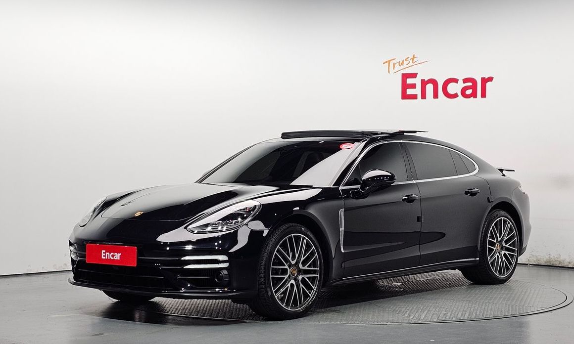 Porsche Panamera 2021