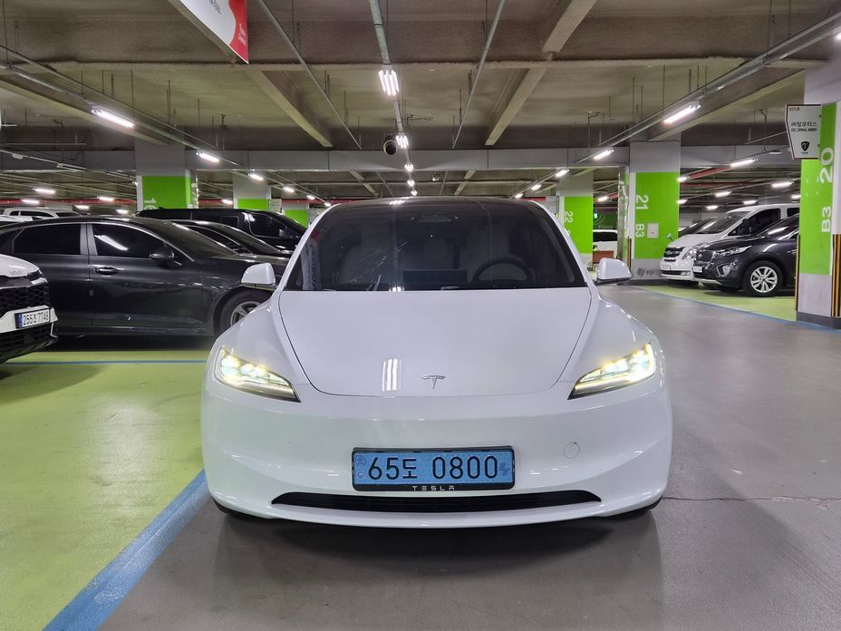 Tesla Model 3 2024