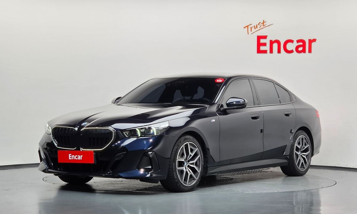 BMW 5-Series 2024