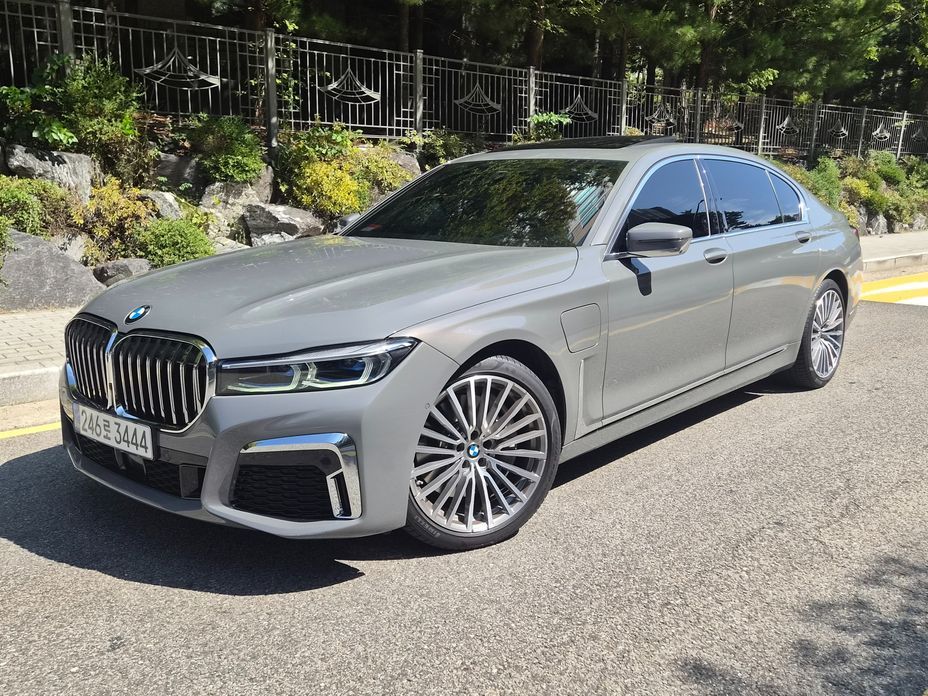 BMW 7-Series 2021