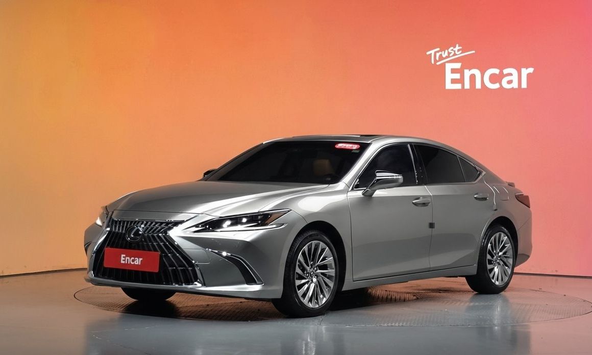 Lexus ES 2025