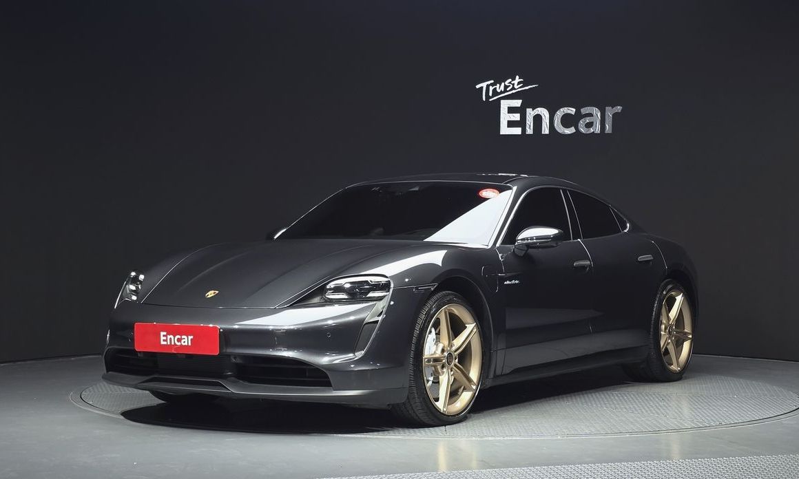 Porsche Taycan 2021
