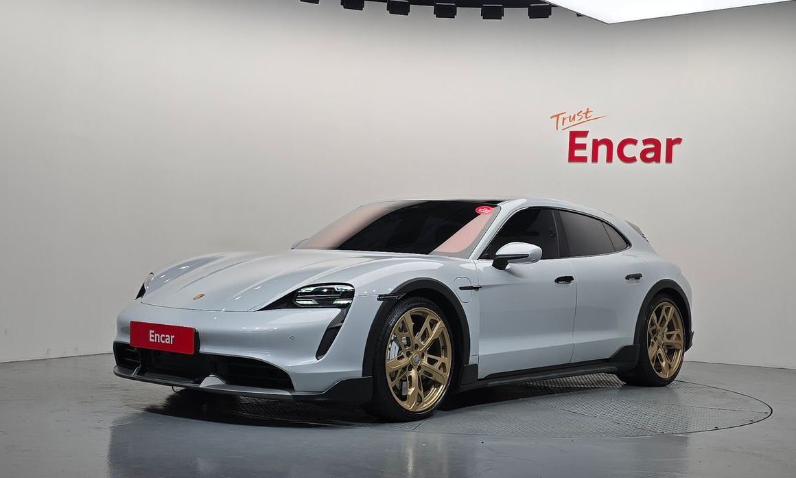 Porsche Taycan 2023