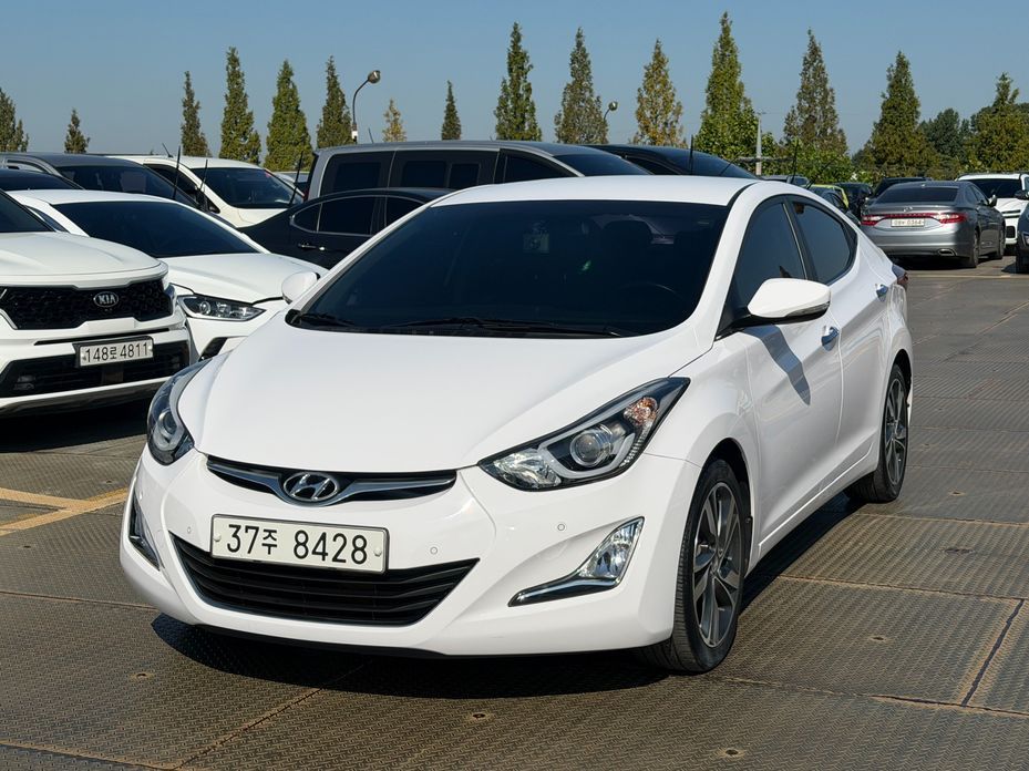 Hyundai AVANTE 2015