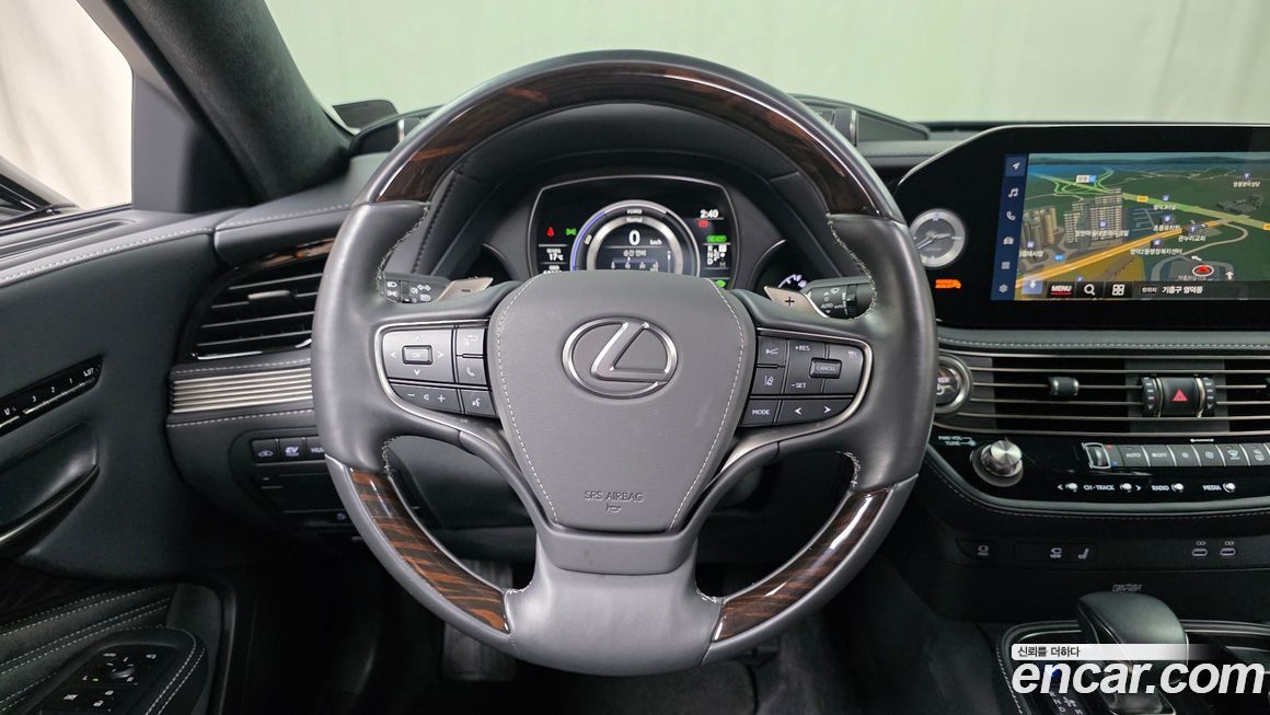 Lexus LS 2023
