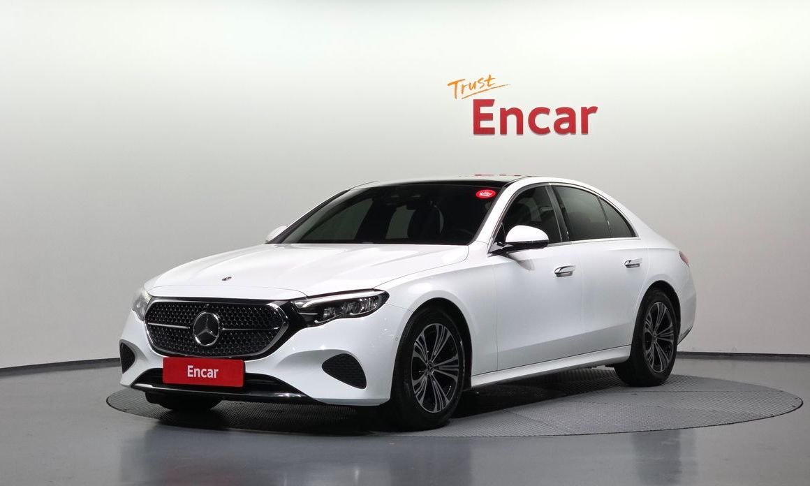 Mercedes-Benz E-Class 2024