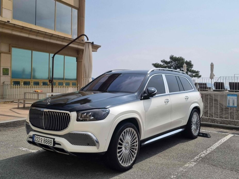 Mercedes-Benz GLS-Class 2023