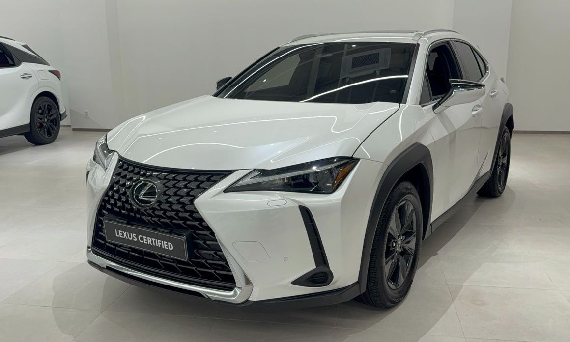 Lexus UX 2026