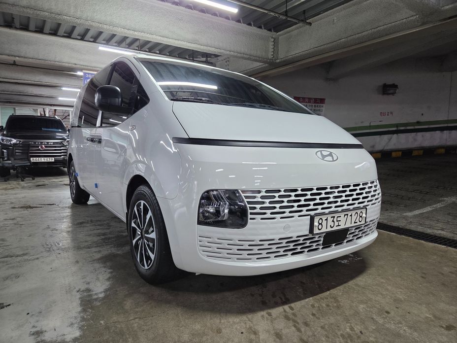 Hyundai Staria 2023