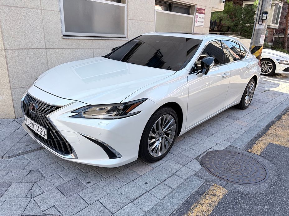 Lexus ES 2023