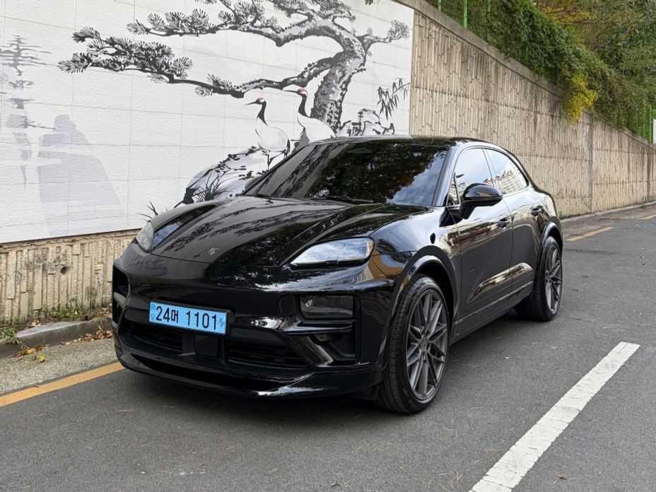 Porsche Macan 2025