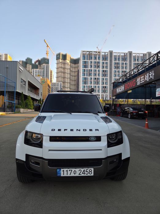 Land Rover Defender 2023