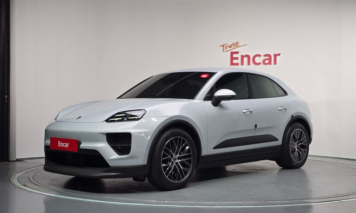 Porsche Macan 2025