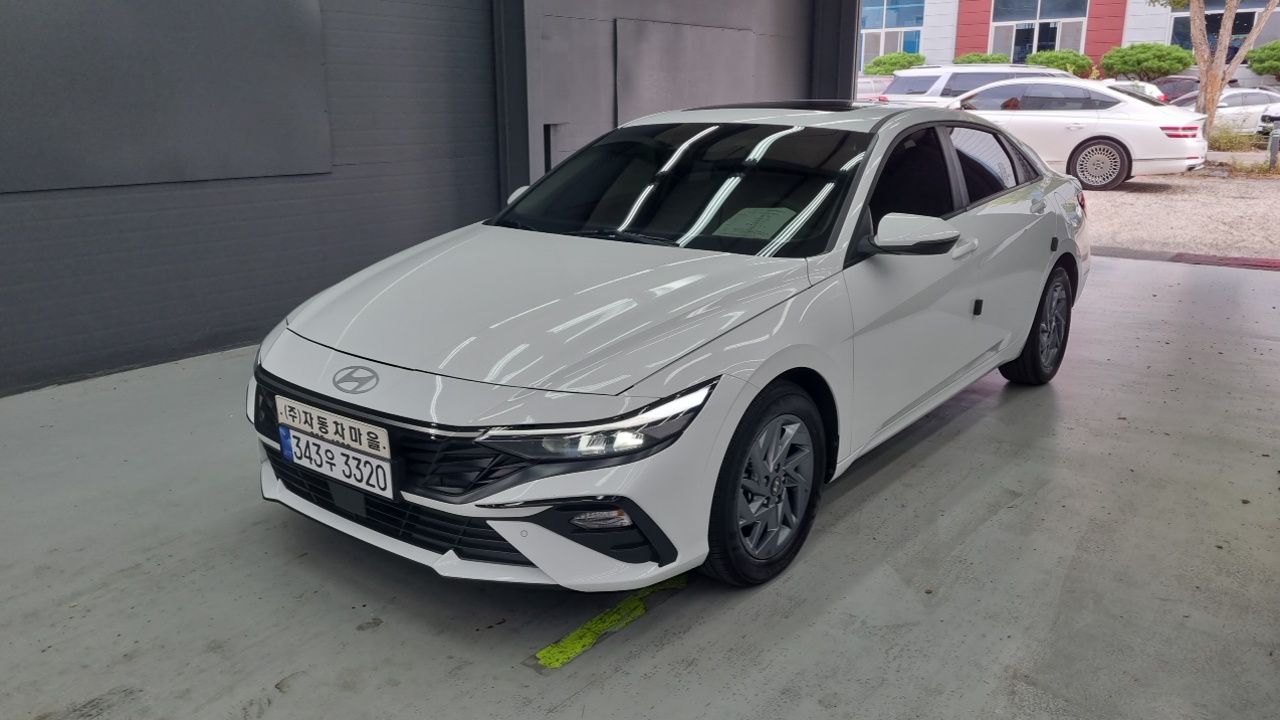 Hyundai AVANTE 2025
