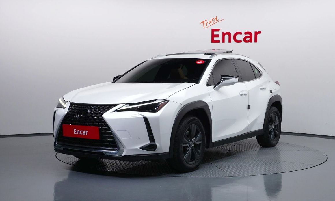 Lexus UX 2024