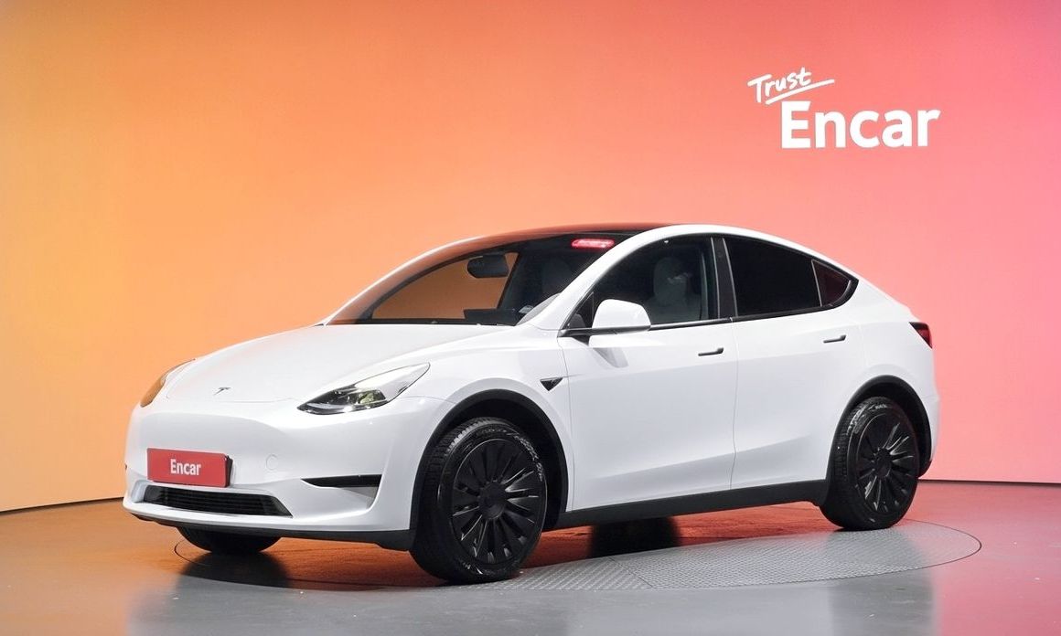 Tesla Model Y 2024