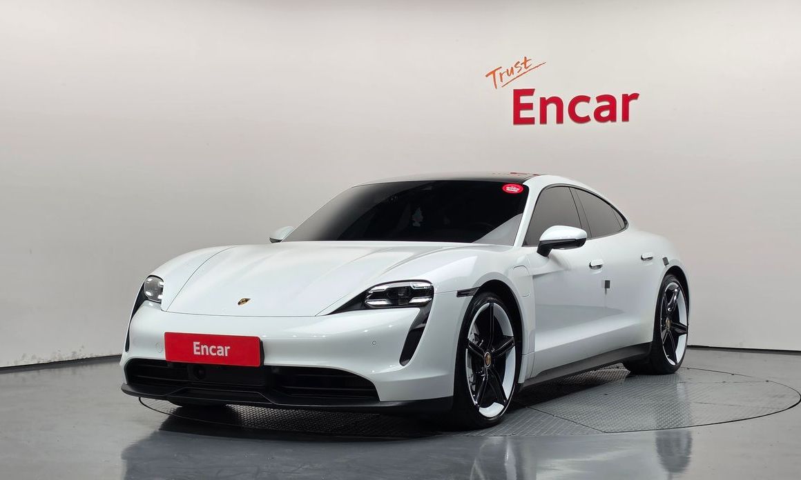 Porsche Taycan 2021