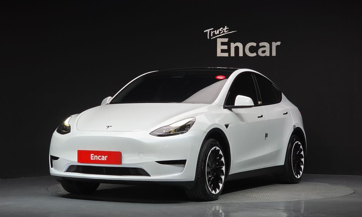 Tesla Model Y 2024