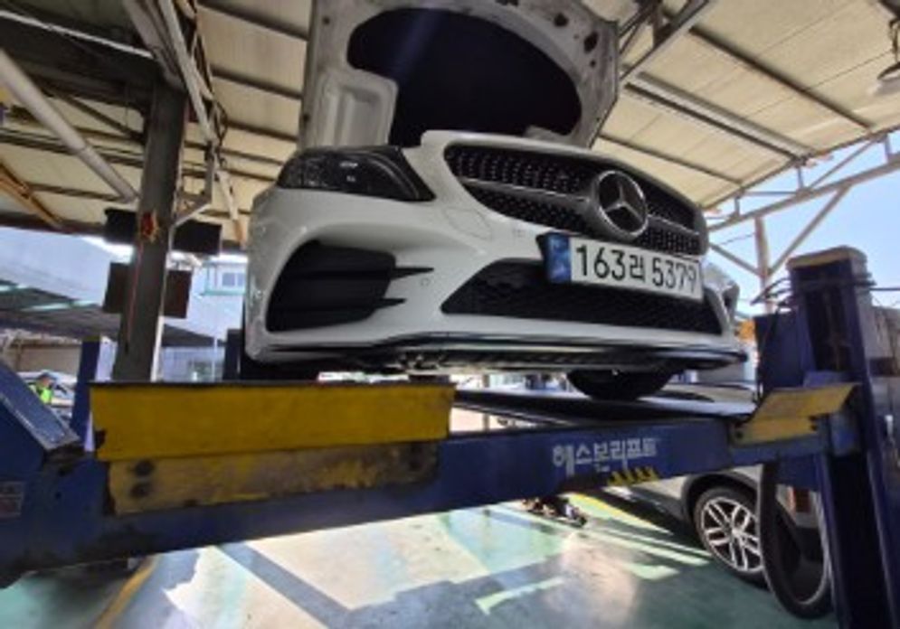 Mercedes-Benz C-Class 2021