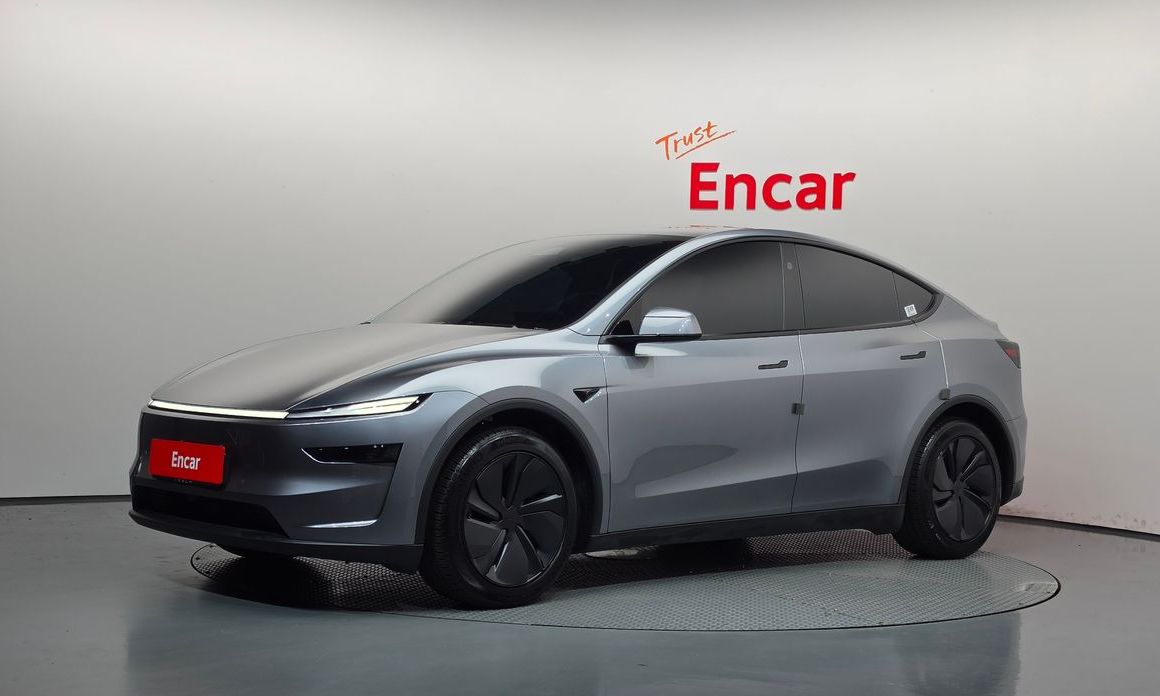 Tesla Model Y 2025