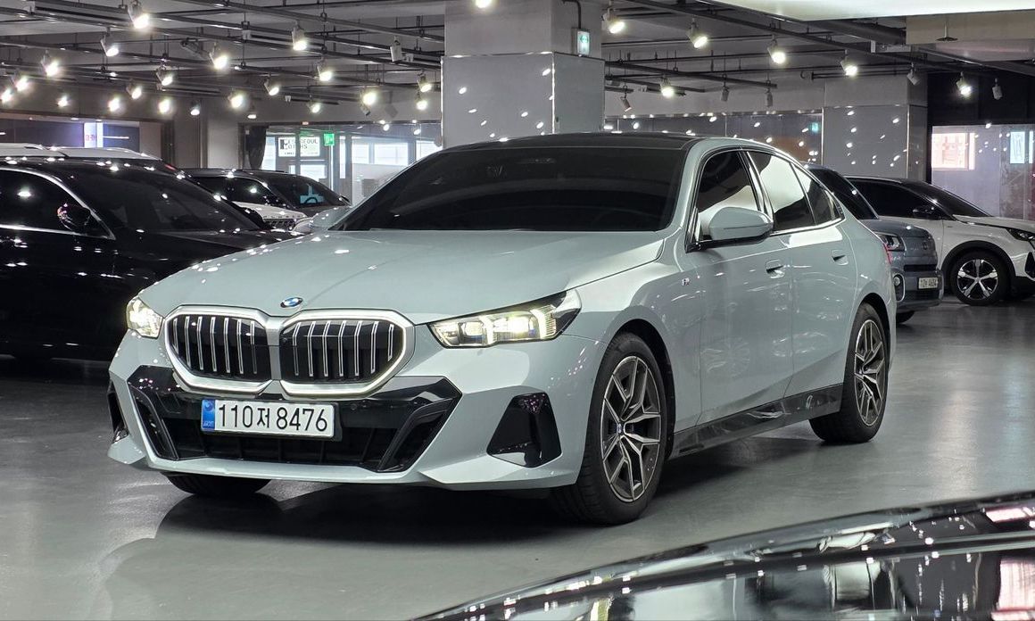 BMW 5-Series 2025