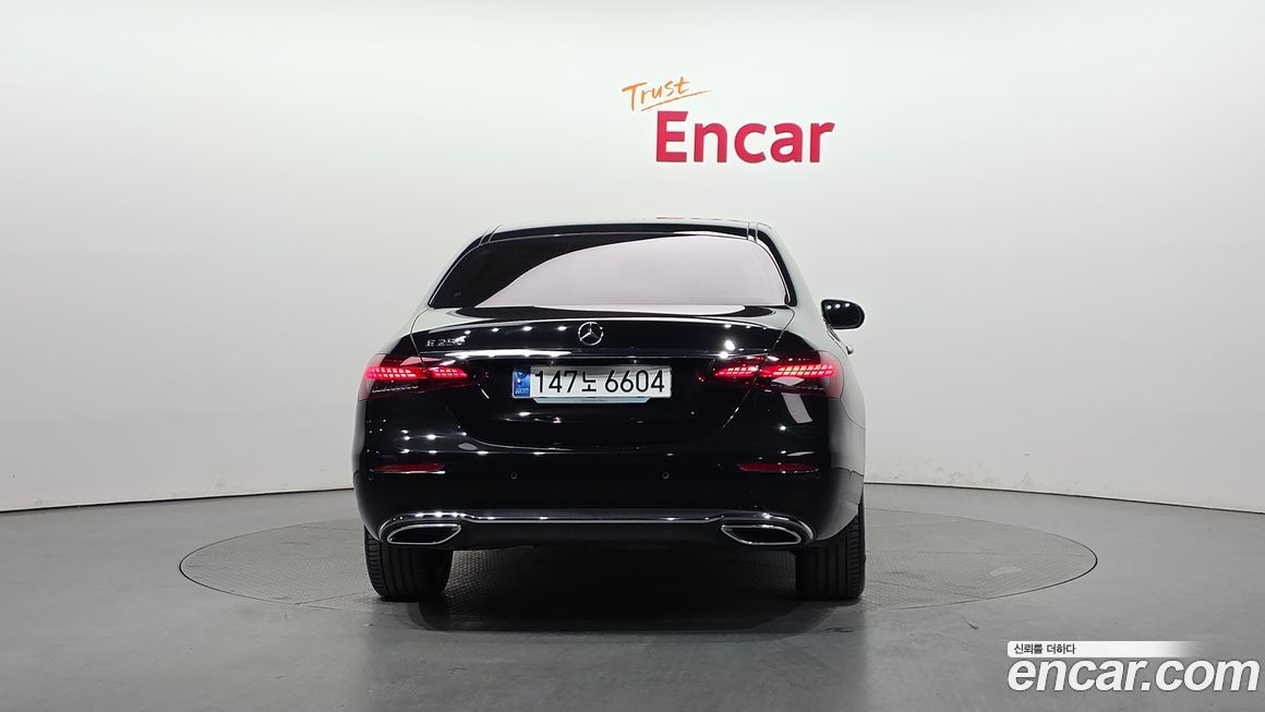 Mercedes-Benz E-Class 2023