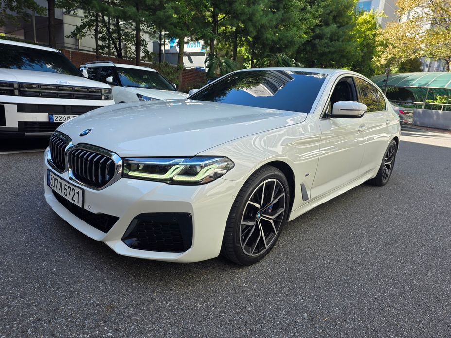 BMW 5-Series 2023