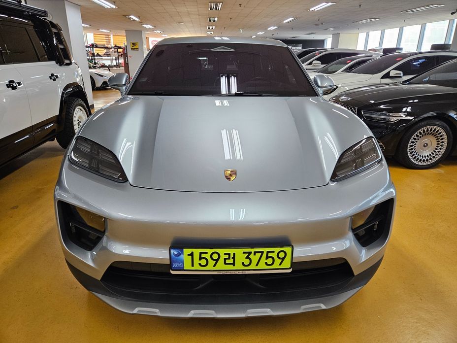 Porsche Macan 2025