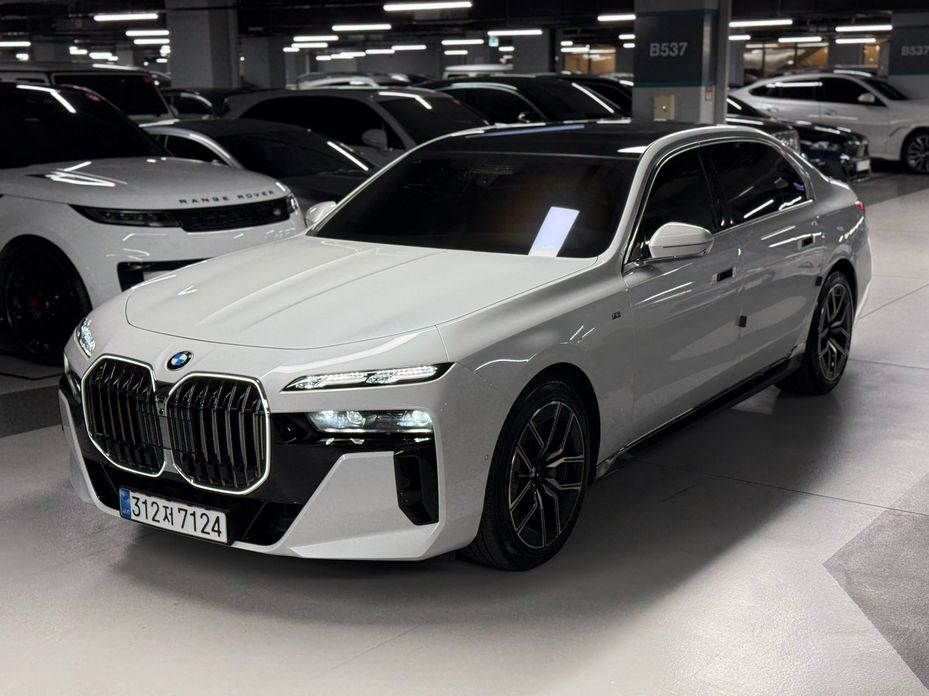 BMW 7-Series 2025