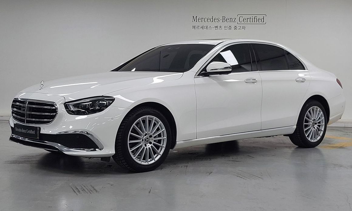 Mercedes-Benz E-Class 2023