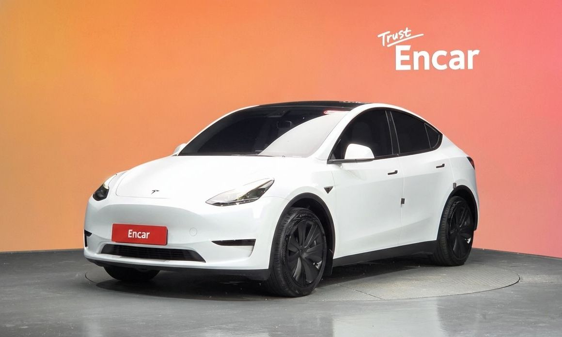 Tesla Model Y 2024