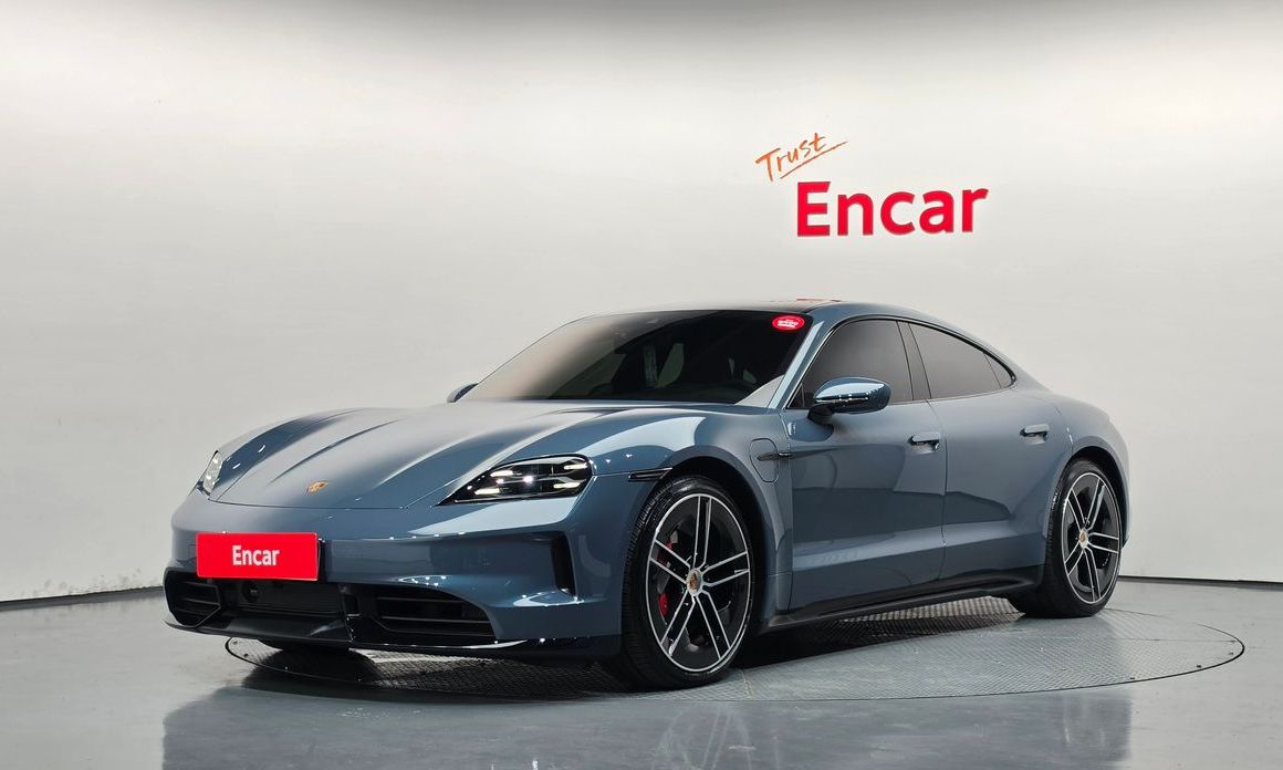 Porsche Taycan 2025