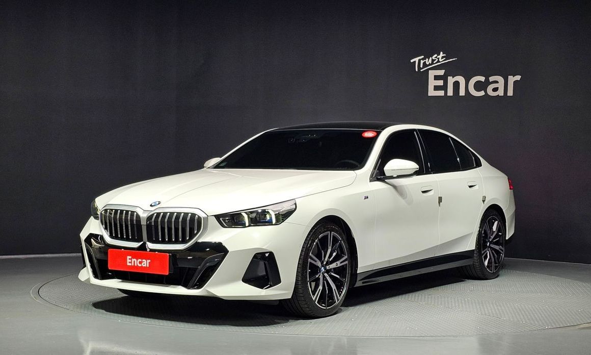 BMW 5-Series 2025