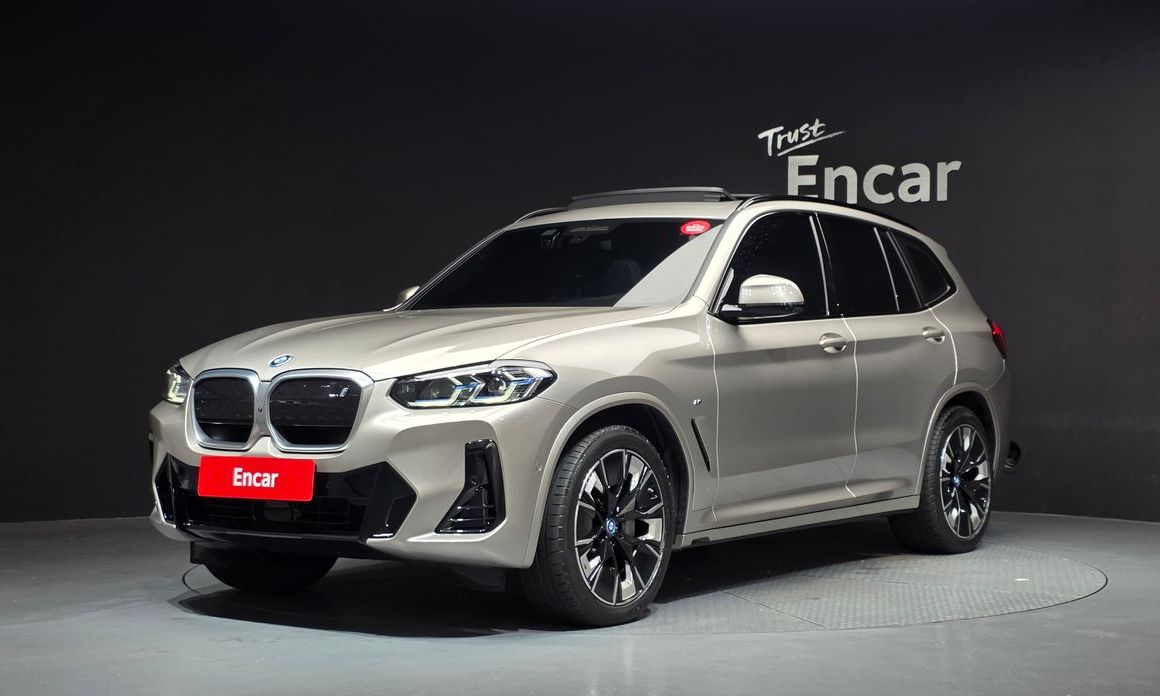 BMW iX3 2024