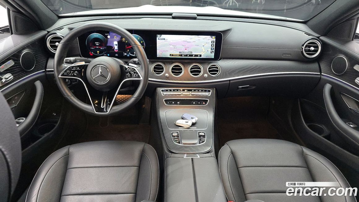 Mercedes-Benz E-Class 2023