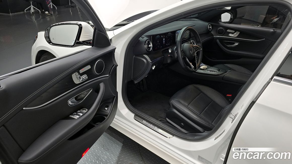 Mercedes-Benz E-Class 2023