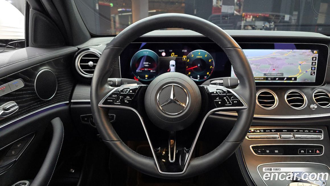 Mercedes-Benz E-Class 2023