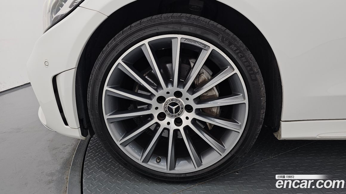 Mercedes-Benz C-Class 2019