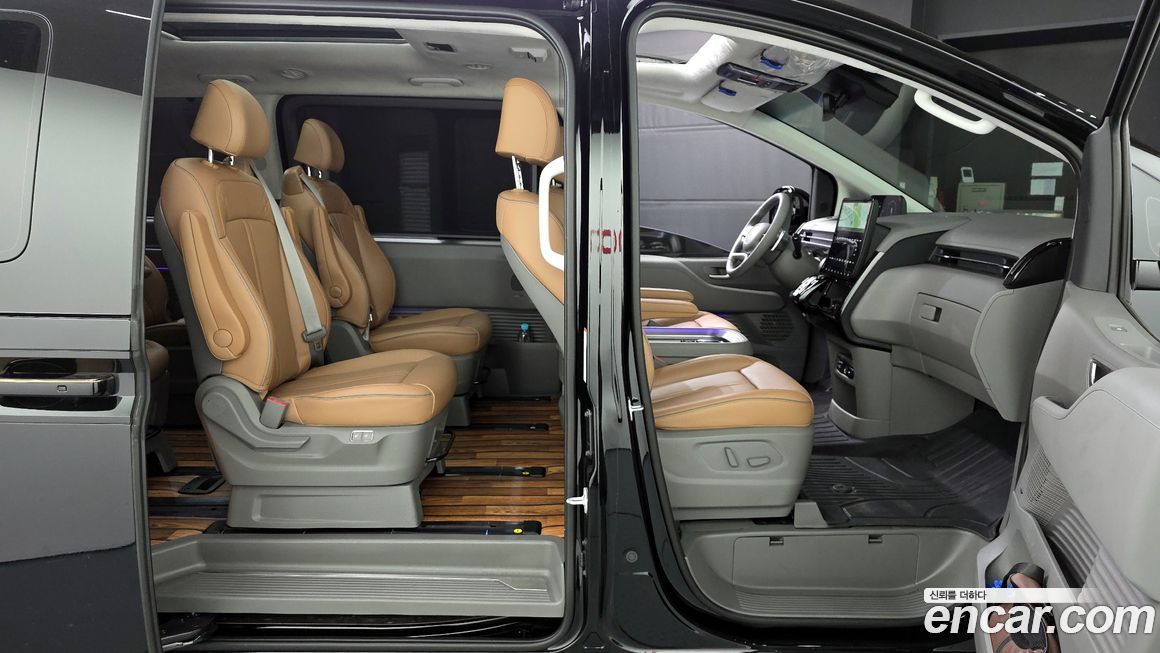 Hyundai Staria 2025