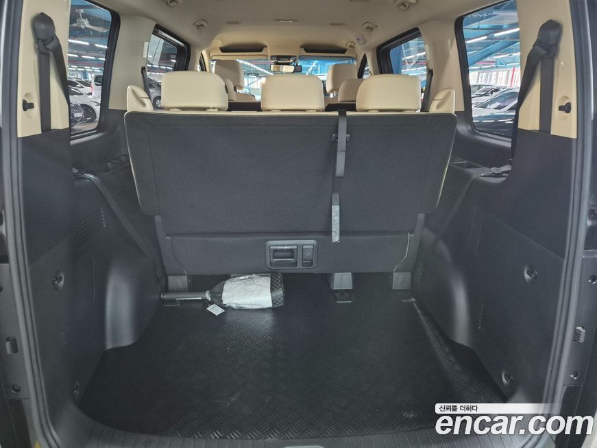 Hyundai Staria 2025