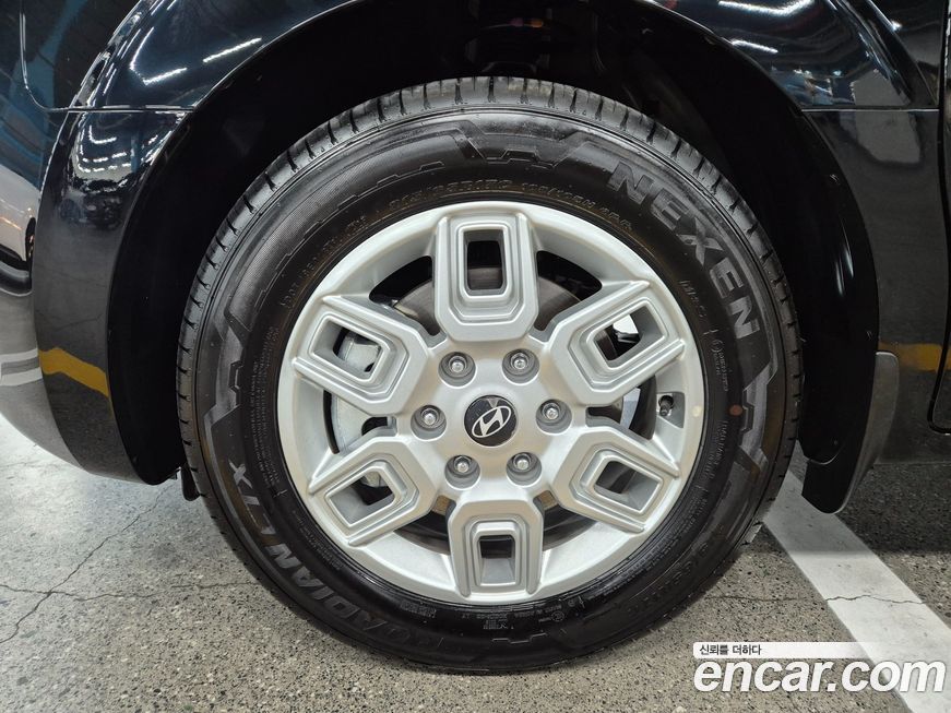 Hyundai Staria 2025