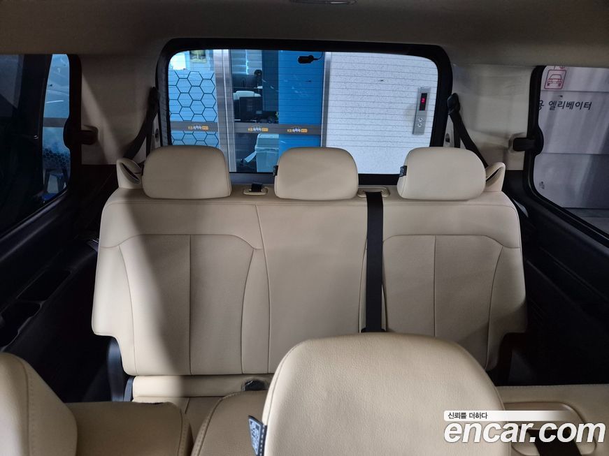 Hyundai Staria 2025
