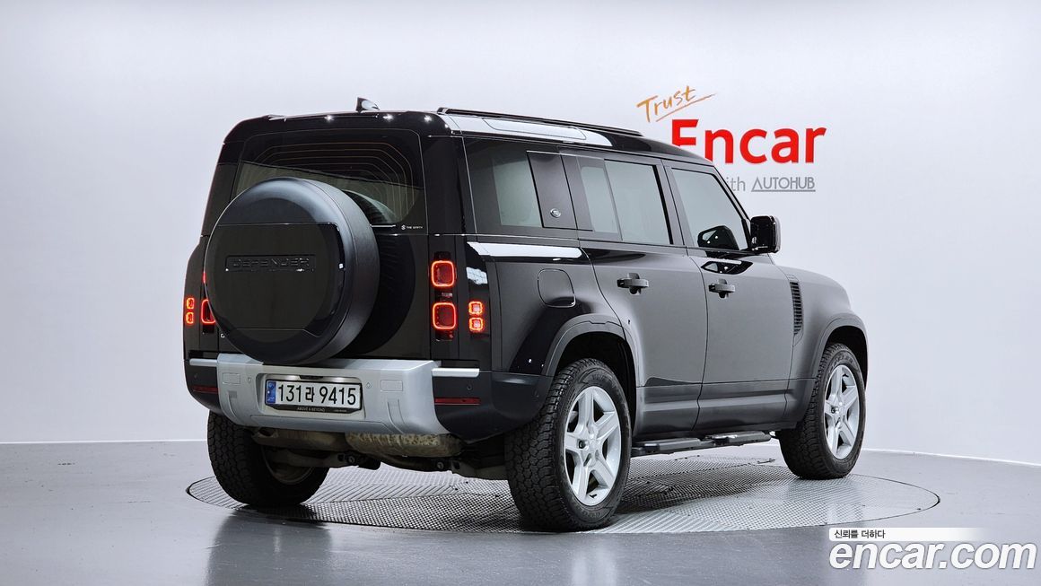 Land Rover Defender 2024