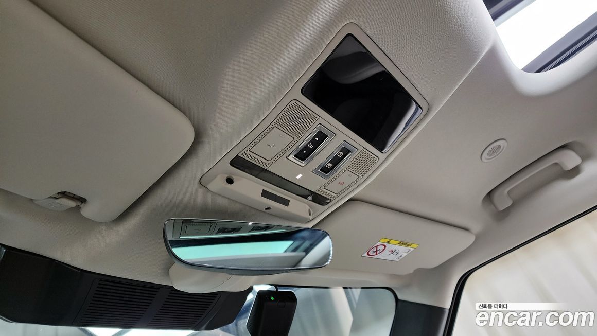 Land Rover Defender 2024