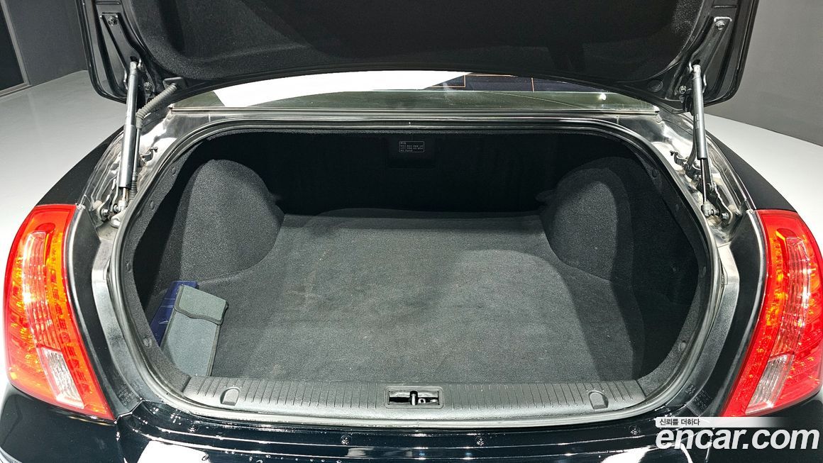 Kia OPIRUS 2008