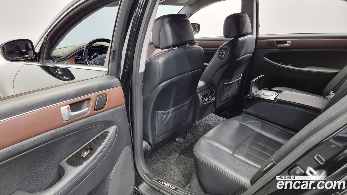 Hyundai Genesis 2014