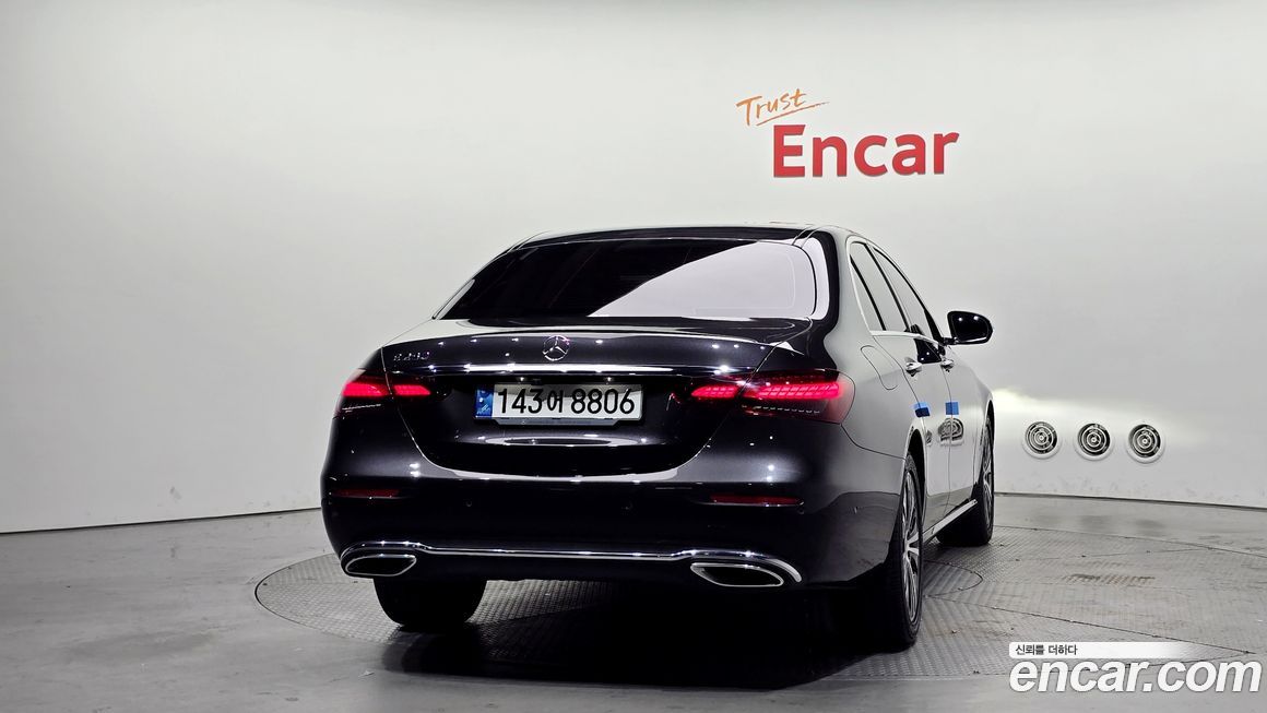 Mercedes-Benz E-Class 2021