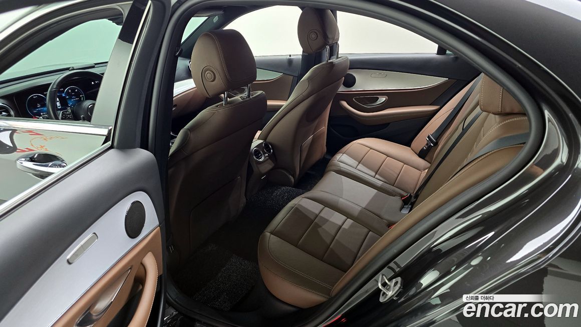 Mercedes-Benz E-Class 2021