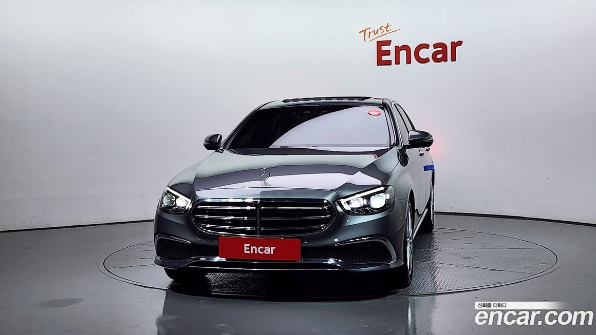 Mercedes-Benz E-Class 2022