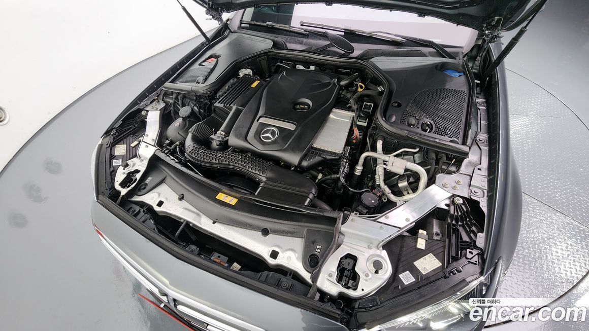 Mercedes-Benz E-Class 2022